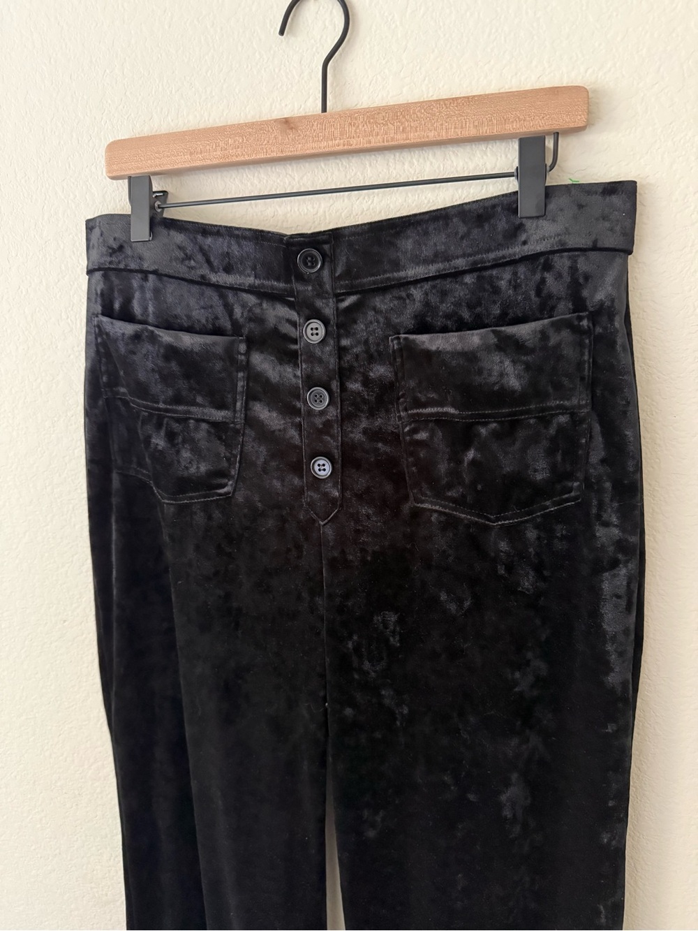 Halara NWT Black velvet wide leg trousers with front pockets and button detail. - Picture 5 of 14